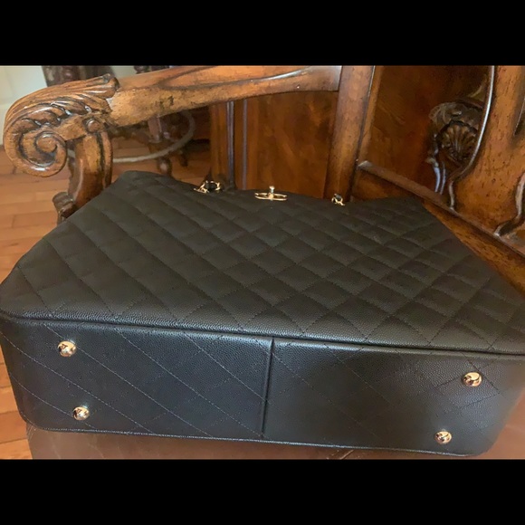 CHANNEL purse brand new in box - Picture 4 of 10